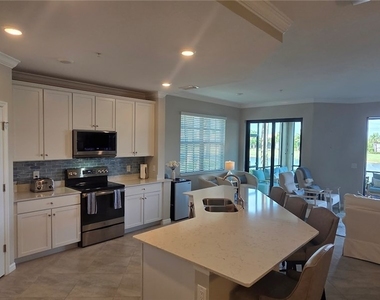 10520 Casella Way - Photo Thumbnail 7