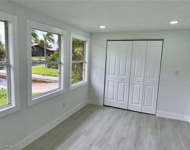 6187 Island Park Court - Photo Thumbnail 8
