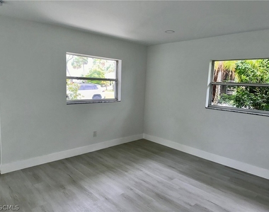 6187 Island Park Court - Photo Thumbnail 10