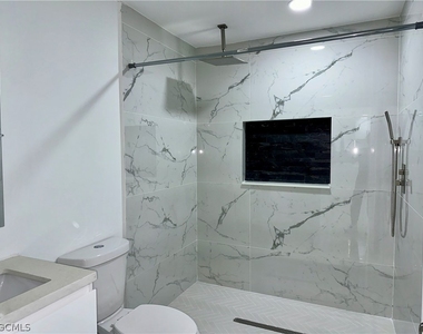 6187 Island Park Court - Photo Thumbnail 6