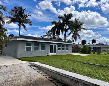 6187 Island Park Court - Photo Thumbnail 2