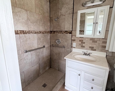 5902 Willow Glen Drive - Photo Thumbnail 17