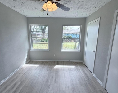 5902 Willow Glen Drive - Photo Thumbnail 13