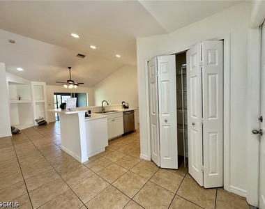 4317 Sw Santa Barbara Place - Photo Thumbnail 16