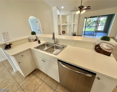 4317 Sw Santa Barbara Place - Photo Thumbnail 21