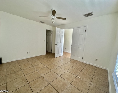4317 Sw Santa Barbara Place - Photo Thumbnail 13