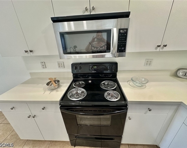 4317 Sw Santa Barbara Place - Photo Thumbnail 18