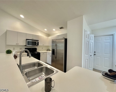 4317 Sw Santa Barbara Place - Photo Thumbnail 19