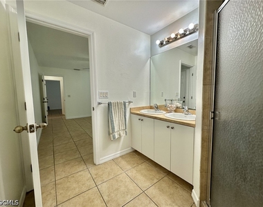 4317 Sw Santa Barbara Place - Photo Thumbnail 28