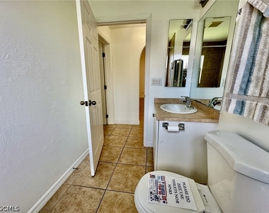 4317 Sw Santa Barbara Place - Photo Thumbnail 32