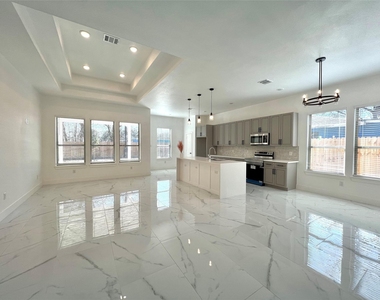 10127 Grover Ln - Photo Thumbnail 1