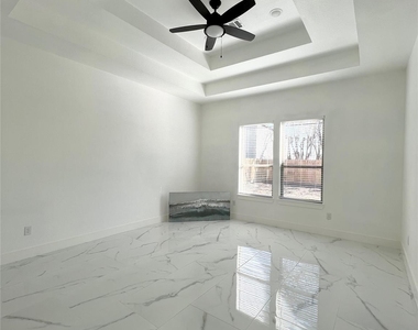 10127 Grover Ln - Photo Thumbnail 4