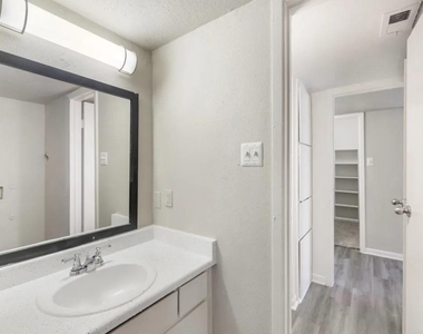 11715 S Glen Drive - Photo Thumbnail 11