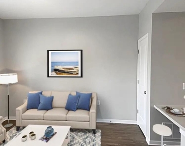 1009 E Dublin Granville Road - Photo Thumbnail 6