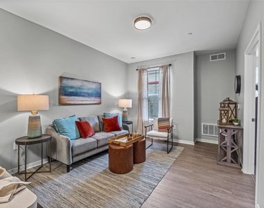 1009 E Dublin Granville Road - Photo Thumbnail 9