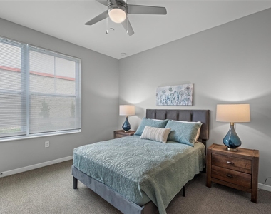 1009 E Dublin Granville Road - Photo Thumbnail 8