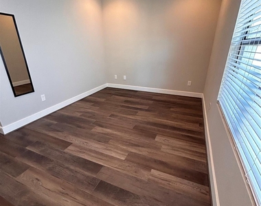 211 Milby Street - Photo Thumbnail 18