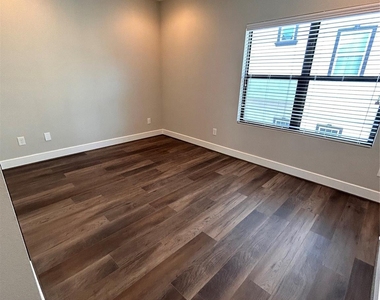 211 Milby Street - Photo Thumbnail 19