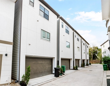 211 Milby Street - Photo Thumbnail 3
