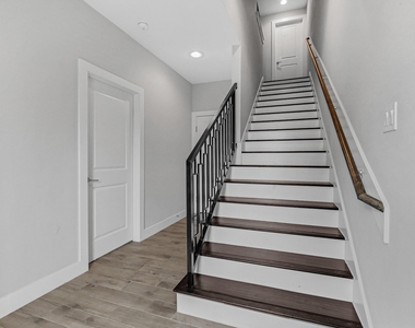 211 Milby Street - Photo Thumbnail 10
