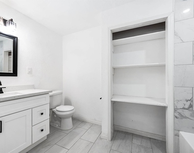 4356#a Phlox St Street - Photo Thumbnail 8