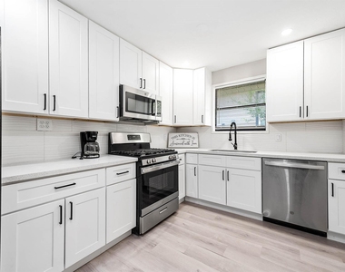 4356#a Phlox St Street - Photo Thumbnail 5