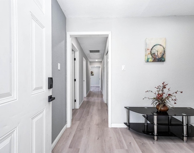 4356#a Phlox St Street - Photo Thumbnail 2