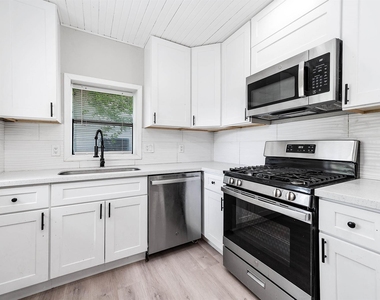 4356#a Phlox St Street - Photo Thumbnail 14