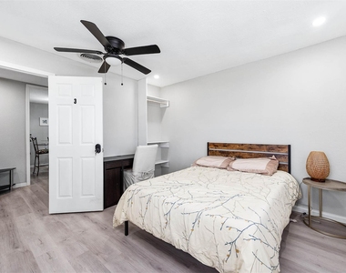 4356#a Phlox St Street - Photo Thumbnail 6