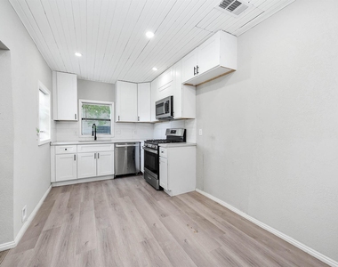 4356#a Phlox St Street - Photo Thumbnail 12