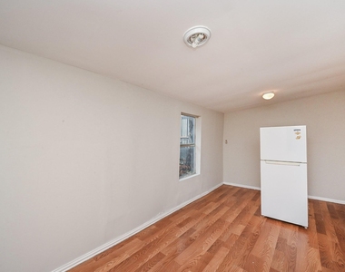 1507 Laird Street - Photo Thumbnail 14