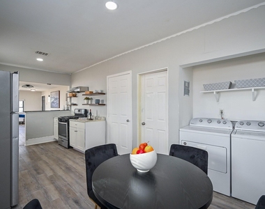 1507 Laird Street - Photo Thumbnail 10