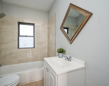1507 Laird Street - Photo Thumbnail 4