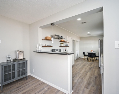1507 Laird Street - Photo Thumbnail 7