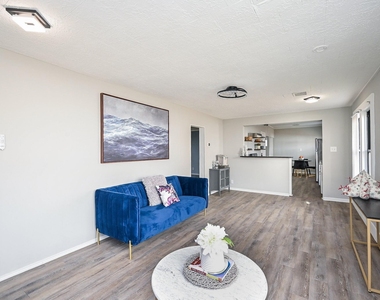 1507 Laird Street - Photo Thumbnail 6
