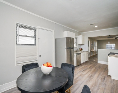 1507 Laird Street - Photo Thumbnail 9