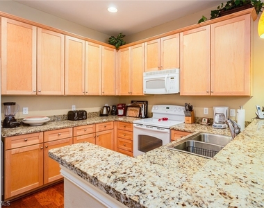 9088 Chula Vista Street - Photo Thumbnail 10
