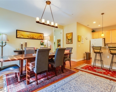 9088 Chula Vista Street - Photo Thumbnail 7