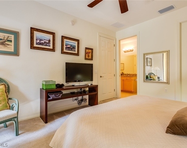 9088 Chula Vista Street - Photo Thumbnail 15