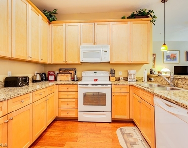 9088 Chula Vista Street - Photo Thumbnail 11