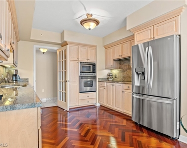 7515 Pelican Bay Boulevard - Photo Thumbnail 11