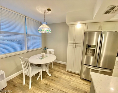 290 Naples Cove Drive - Photo Thumbnail 4