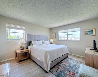 300 Forest Lakes Boulevard - Photo Thumbnail 27