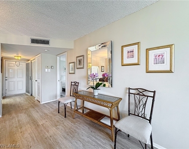 300 Forest Lakes Boulevard - Photo Thumbnail 14