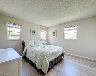 300 Forest Lakes Boulevard - Photo Thumbnail 22