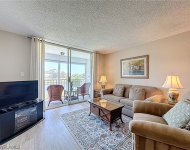 300 Forest Lakes Boulevard - Photo Thumbnail 17