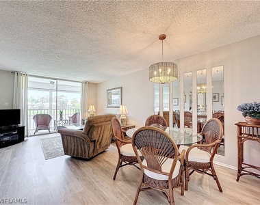 300 Forest Lakes Boulevard - Photo Thumbnail 11