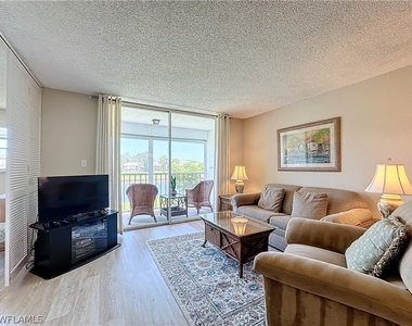 300 Forest Lakes Boulevard - Photo Thumbnail 16