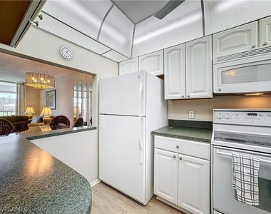 300 Forest Lakes Boulevard - Photo Thumbnail 7