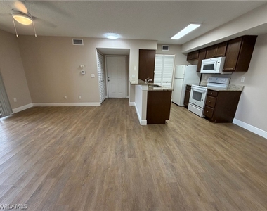 2226 Arbour Walk Circle - Photo Thumbnail 3